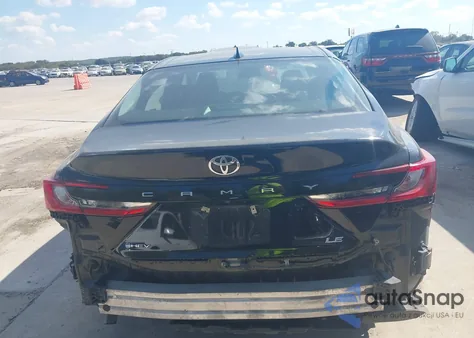 2025 Toyota Camry Le z USA, uszkodzony, nr VIN 4T1DAACK8SU003494